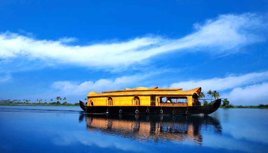 Cruising the Backwaters: Why Now Is the Best Time for a Houseboat Stay in Kerala