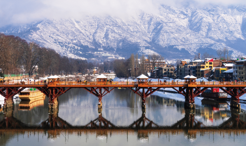 Kashmir Winter Festivals & Cultural Experiences What Travelers Should Not Miss